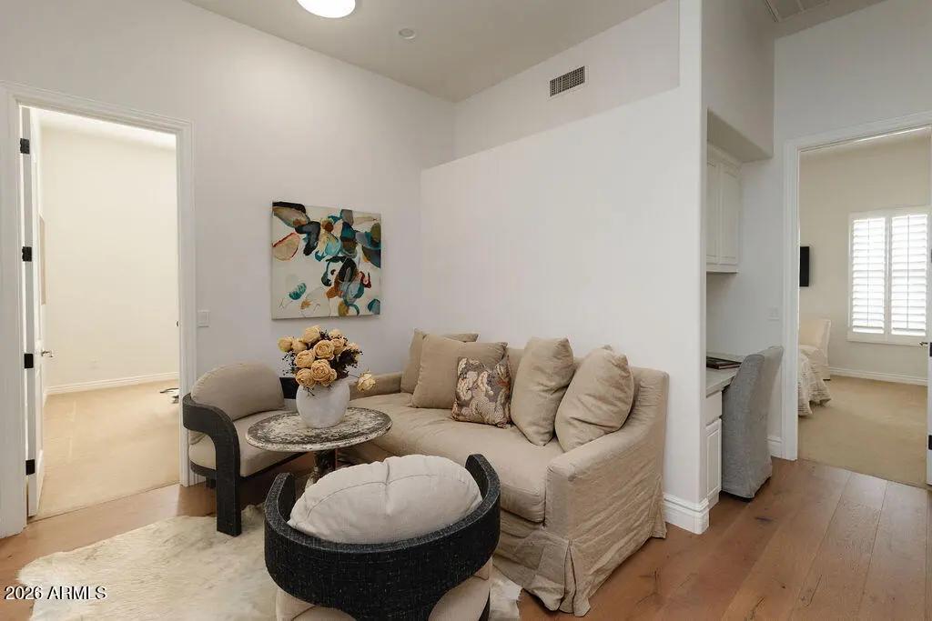 Real Estate Picture 43