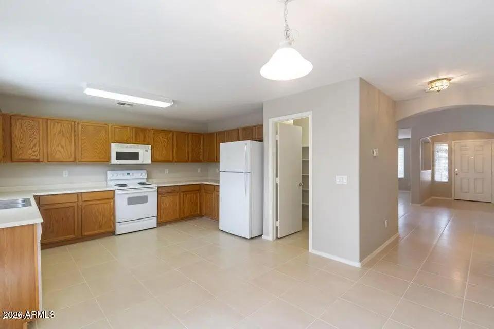 Real Estate Picture 3