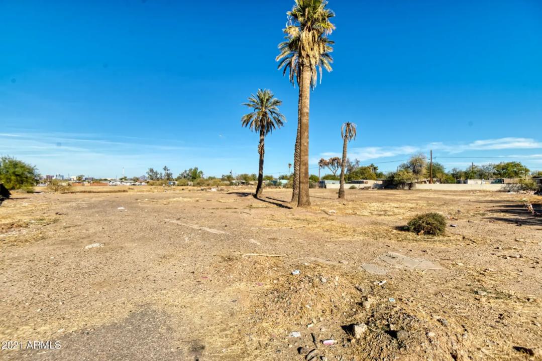 Real Estate Picture 12