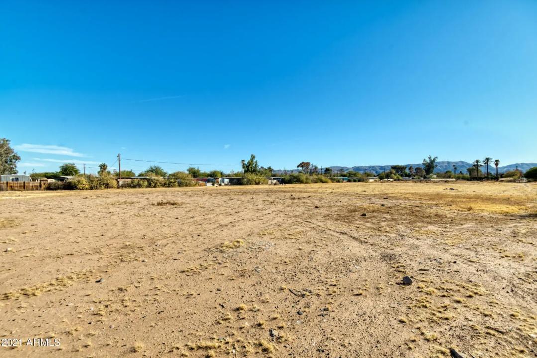 Real Estate Picture 16