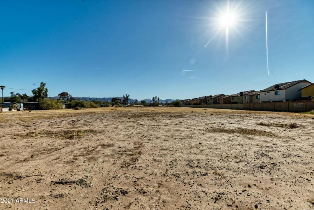 Real Estate Picture 17