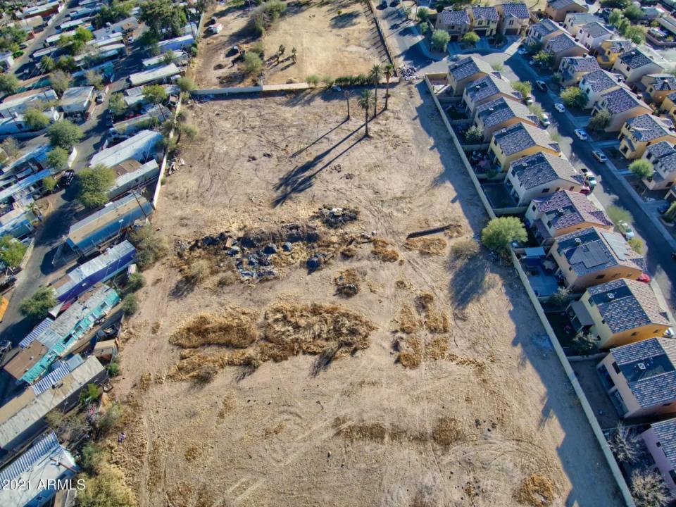 Real Estate Picture 23