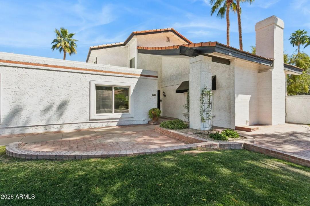 Real Estate Picture 8