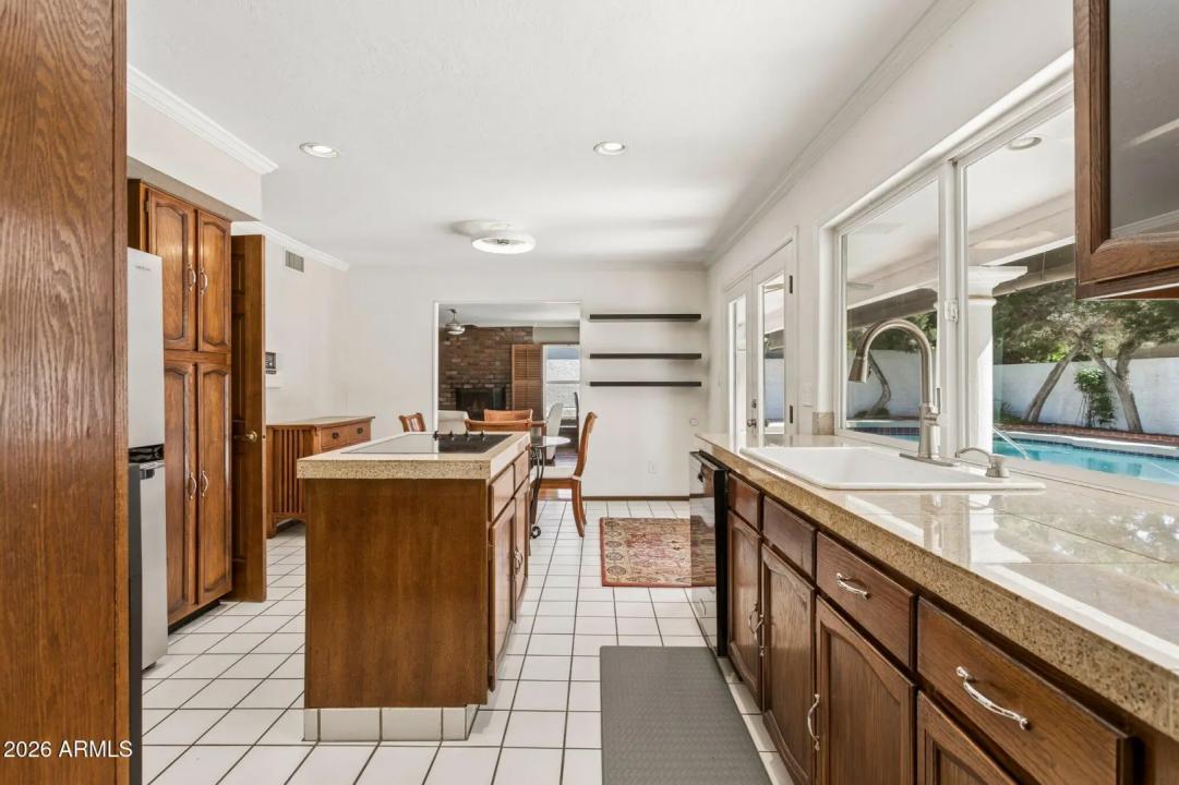 Real Estate Picture 18