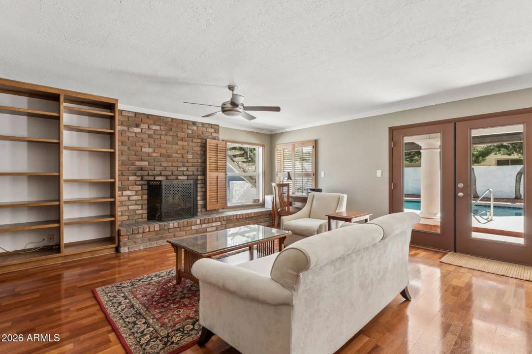 Real Estate Picture 22