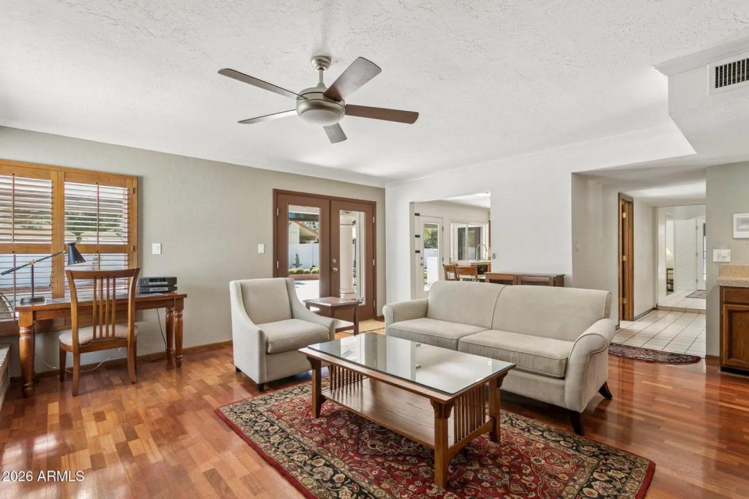 Real Estate Picture 23