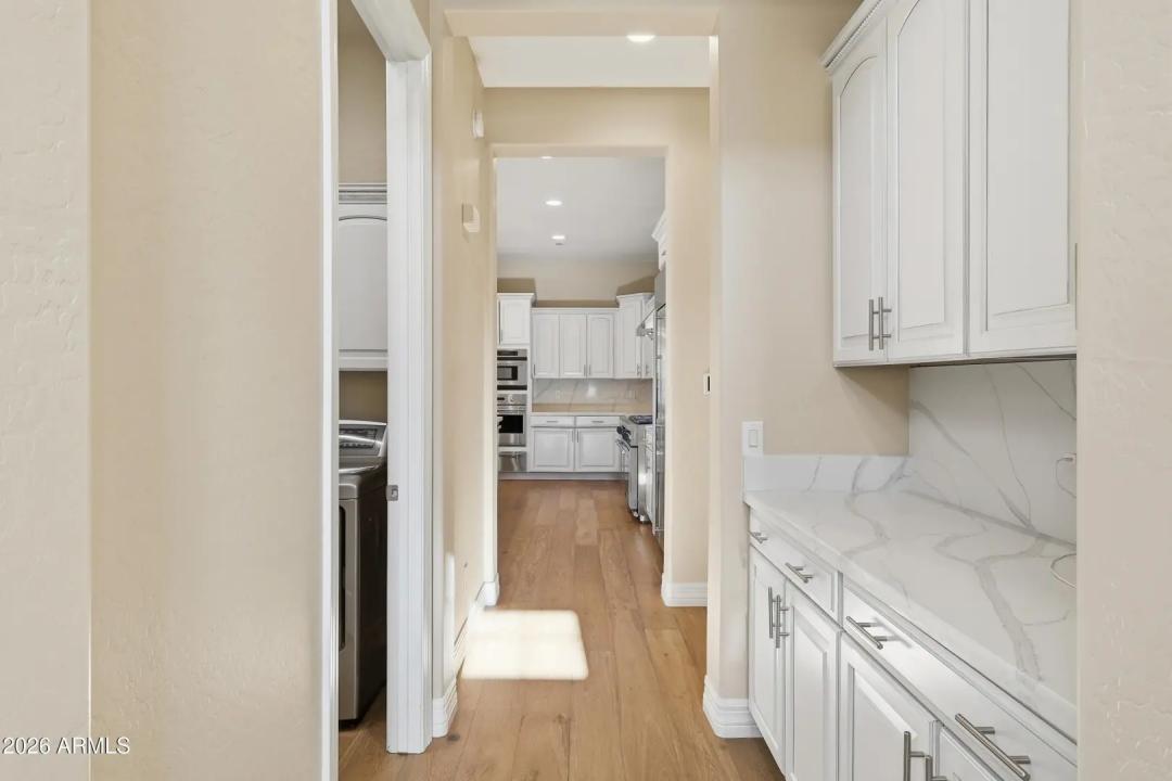 Real Estate Picture 10