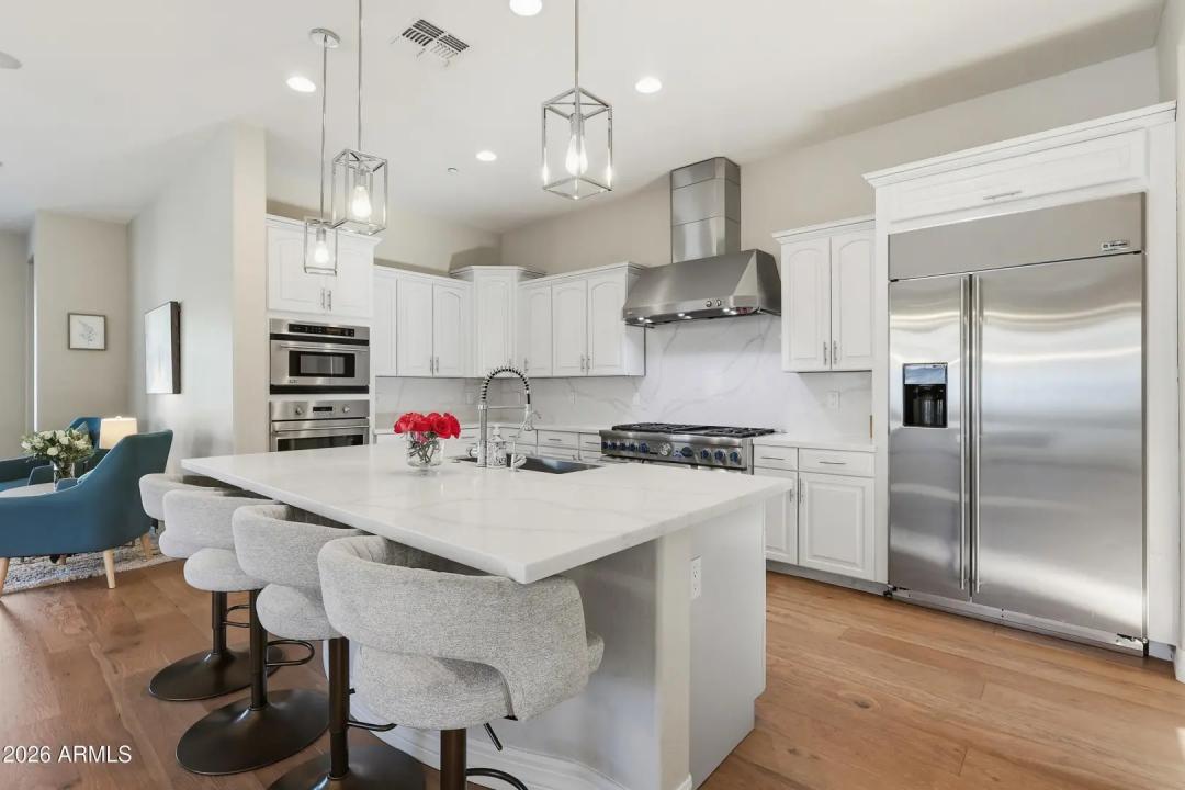 Real Estate Picture 5