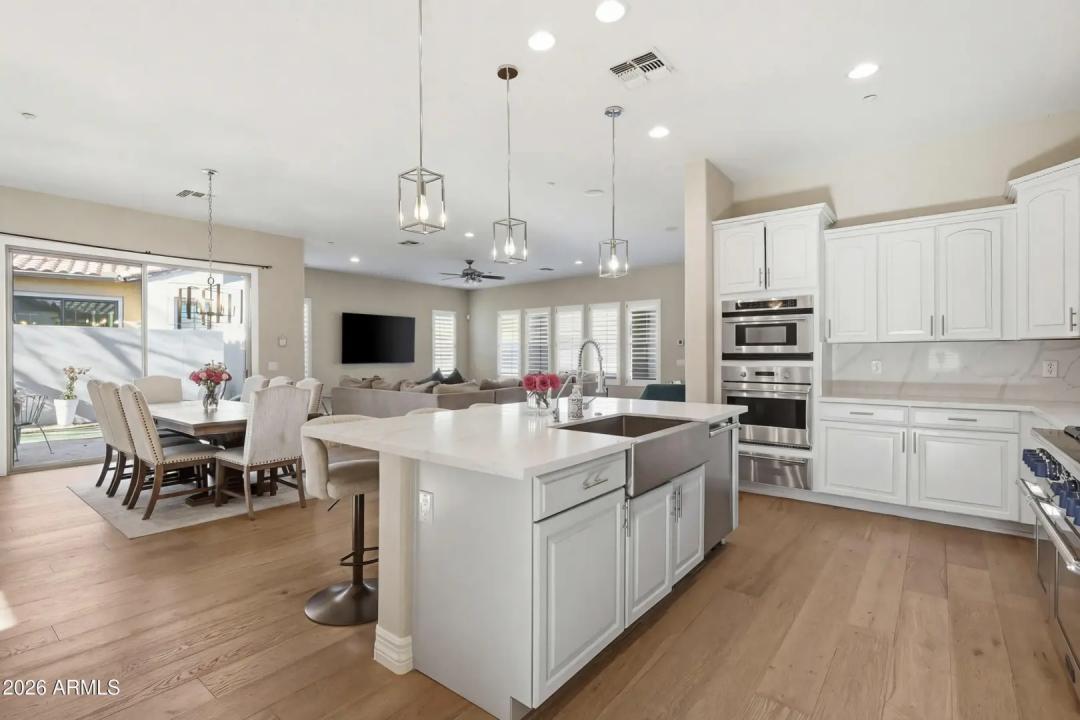 Real Estate Picture 6