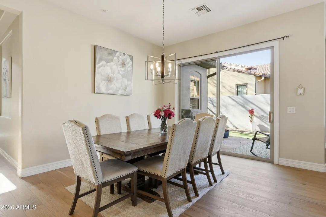 Real Estate Picture 11