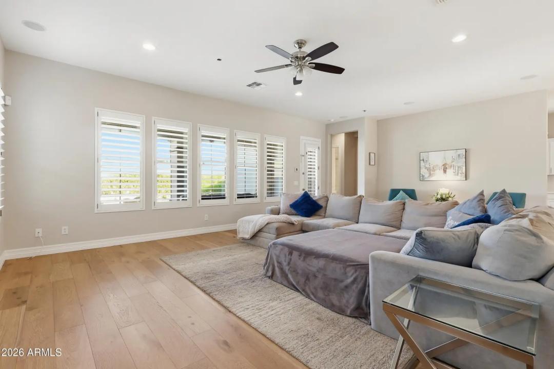 Real Estate Picture 15