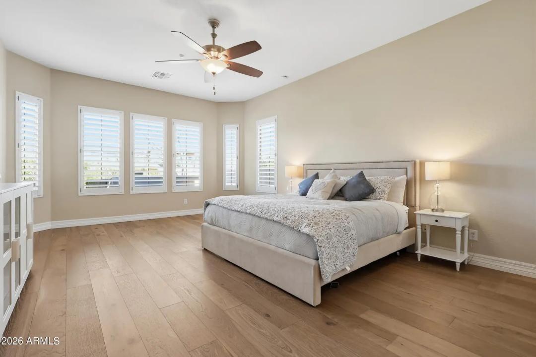 Real Estate Picture 24