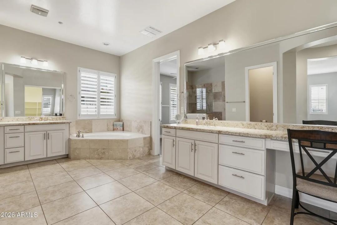 Real Estate Picture 26