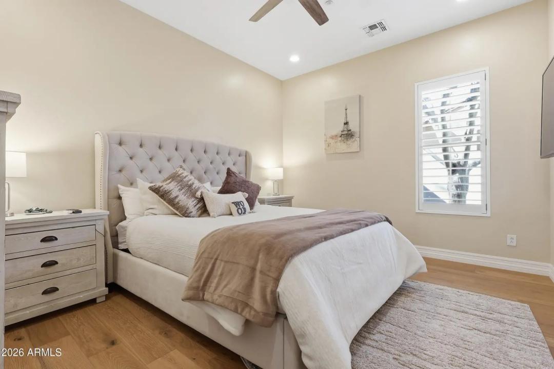 Real Estate Picture 32