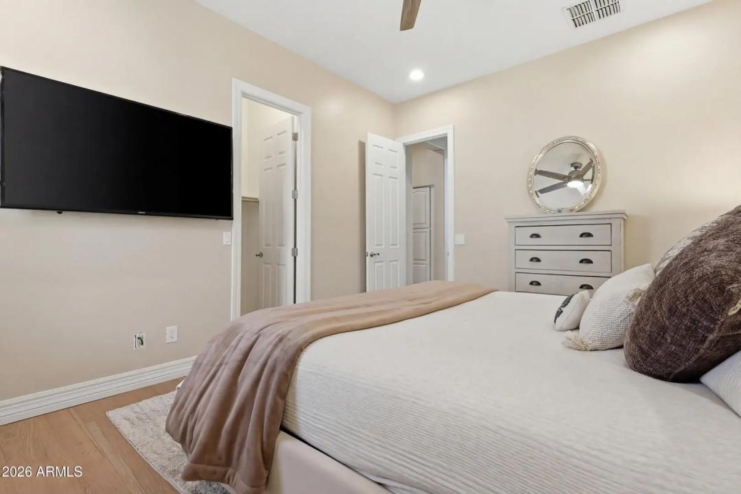 Real Estate Picture 33