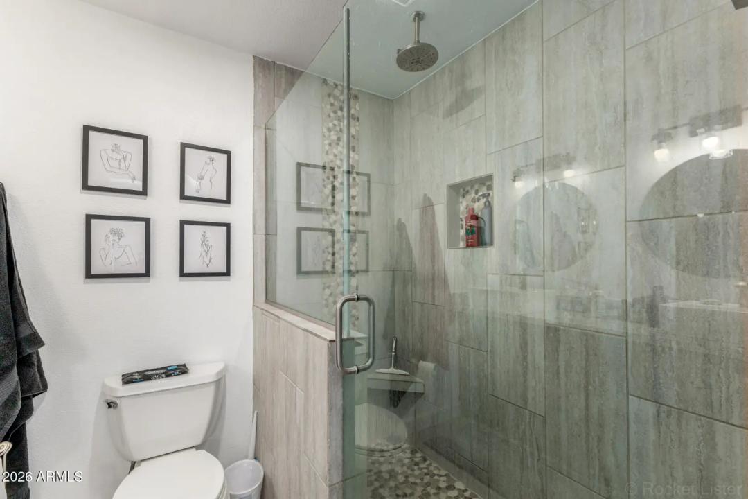 Real Estate Picture 15