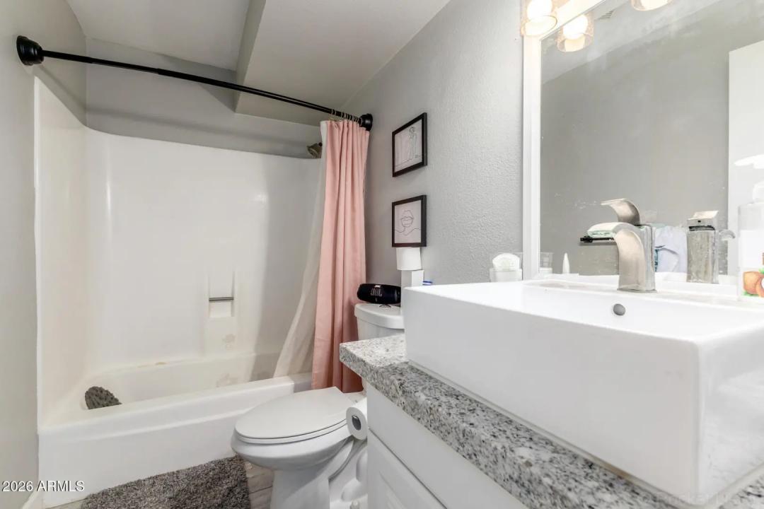 Real Estate Picture 19