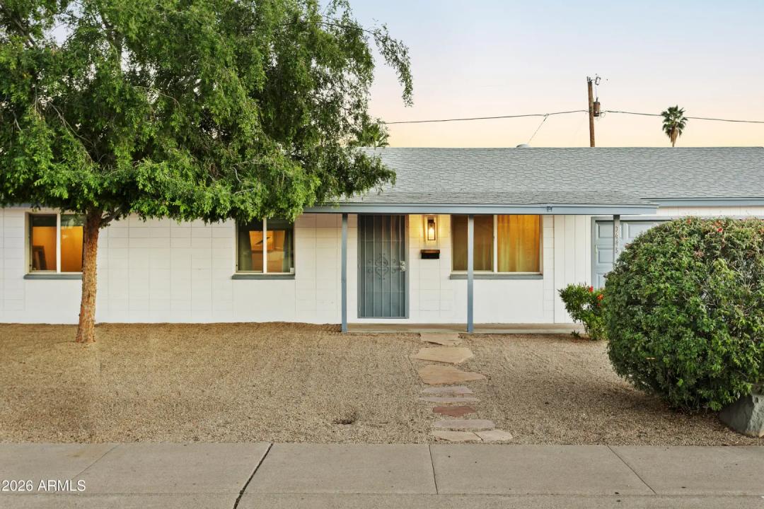 Real Estate Picture 3