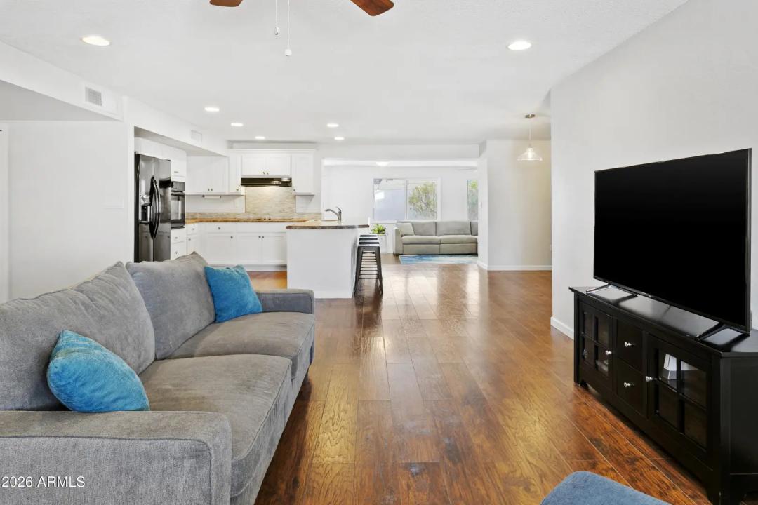 Real Estate Picture 6