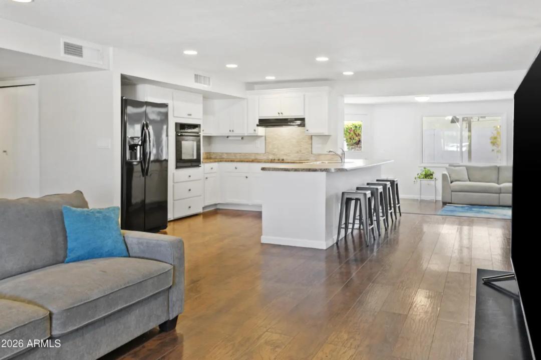 Real Estate Picture 7