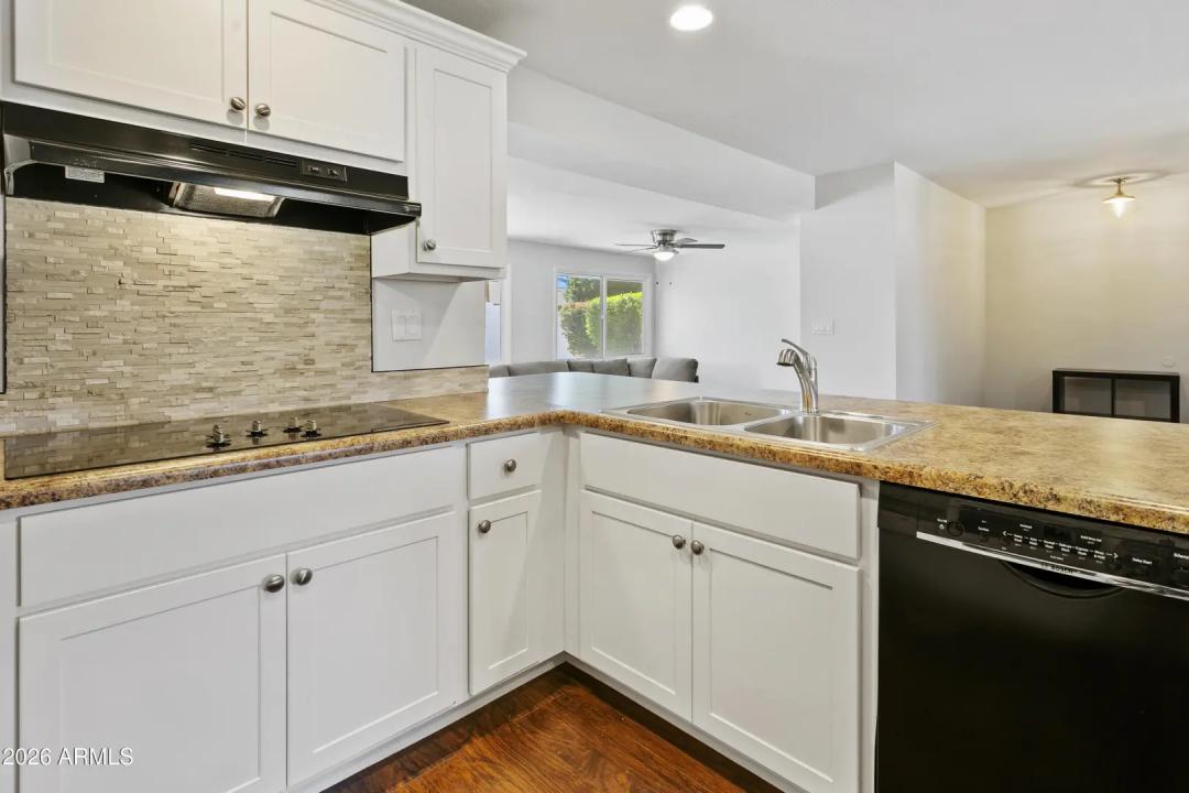 Real Estate Picture 10