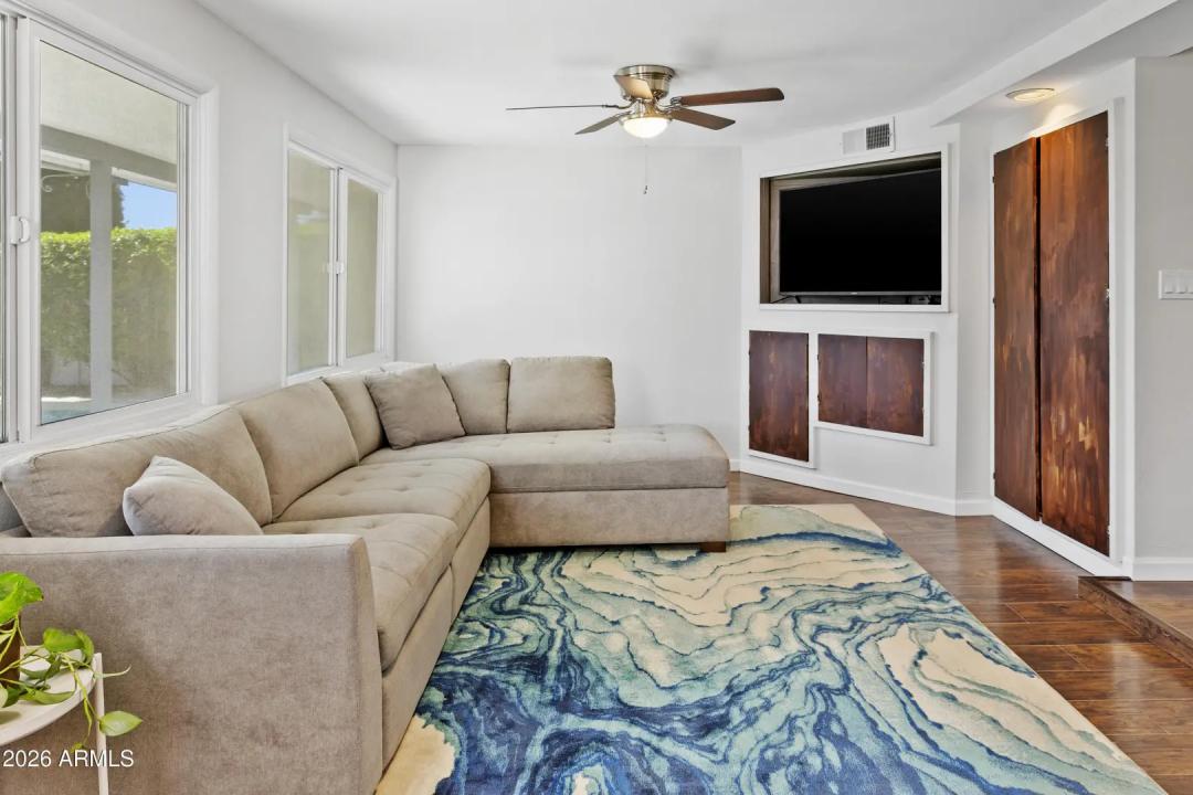 Real Estate Picture 14