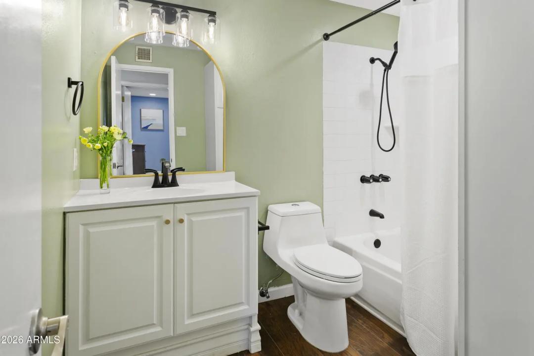 Real Estate Picture 22