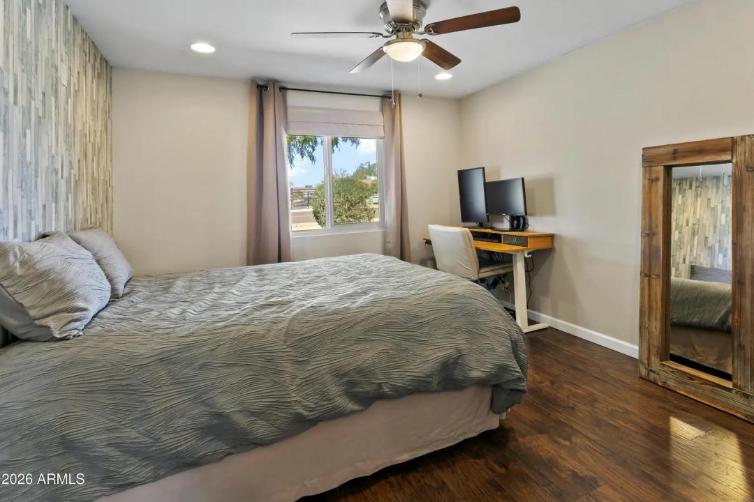 Real Estate Picture 21