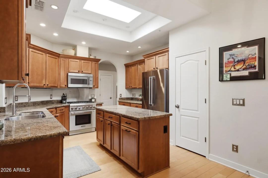 Real Estate Picture 13