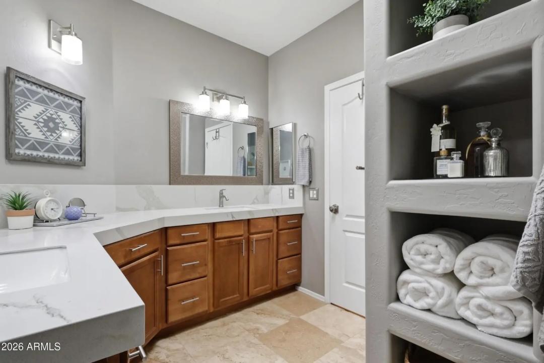 Real Estate Picture 20