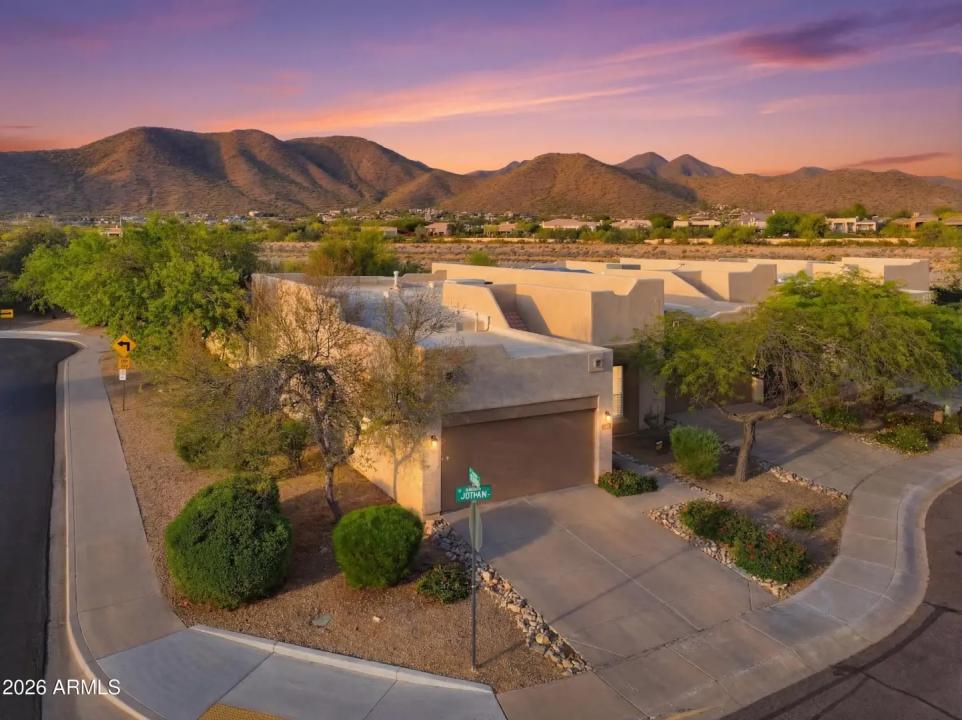 Real Estate Picture 4