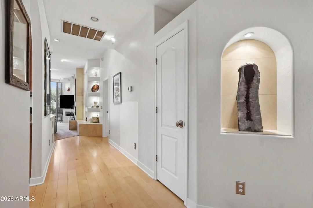 Real Estate Picture 5