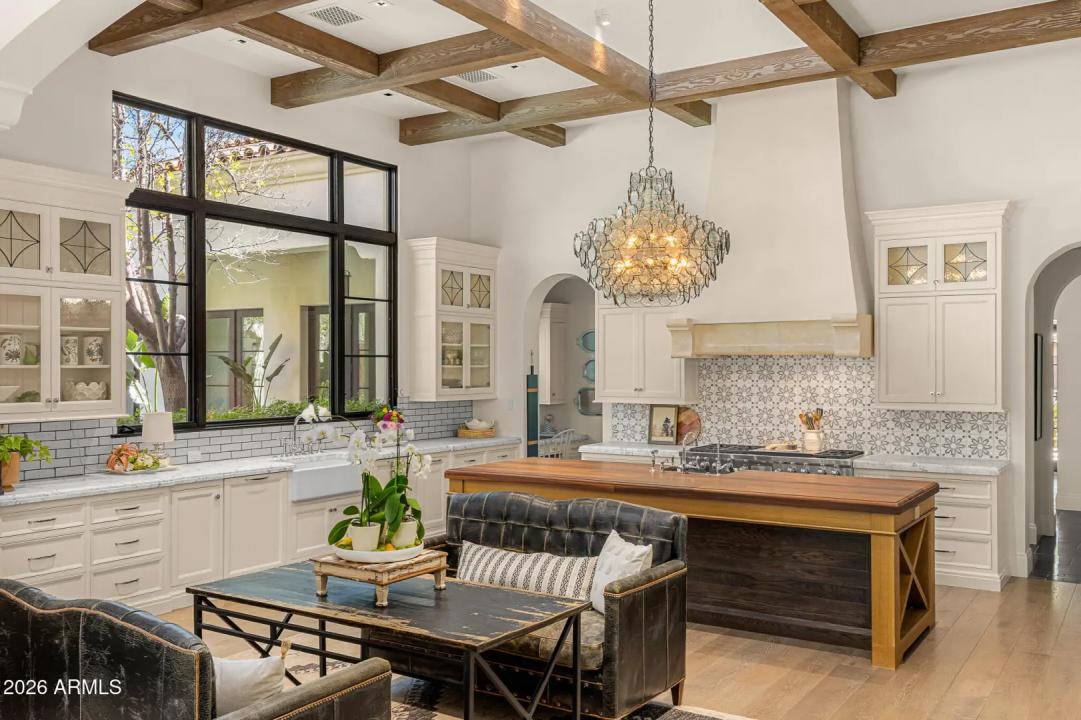 Real Estate Picture 5