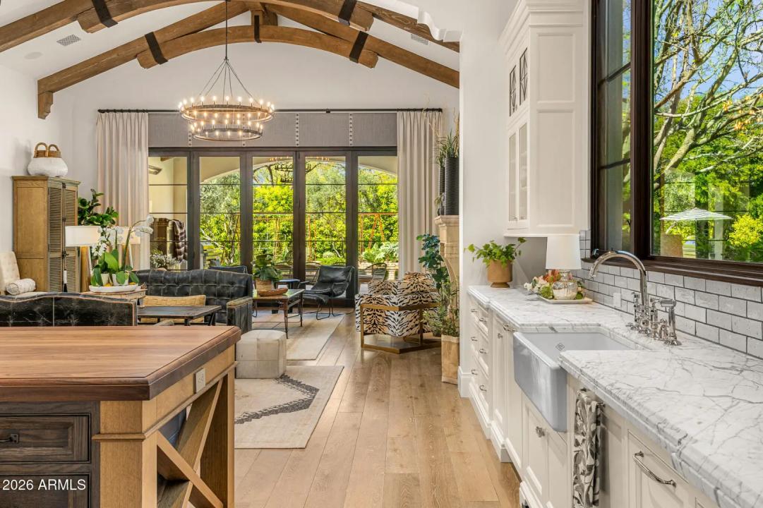 Real Estate Picture 10