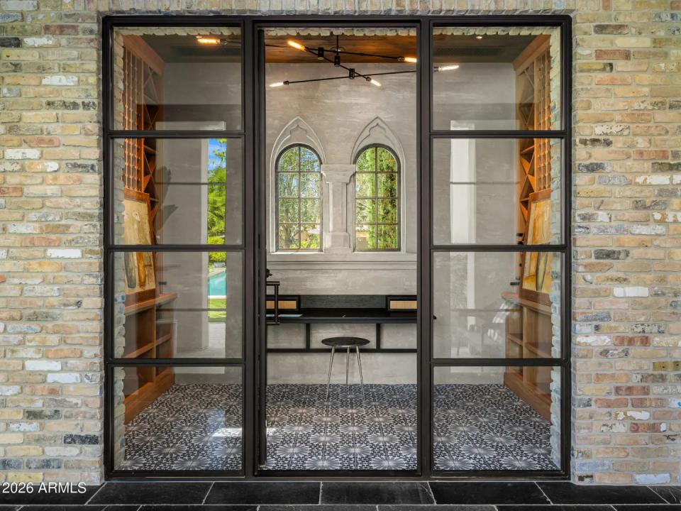 Real Estate Picture 11