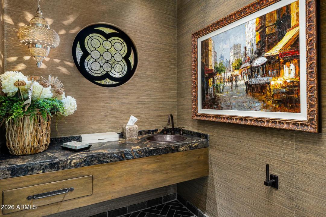 Real Estate Picture 16