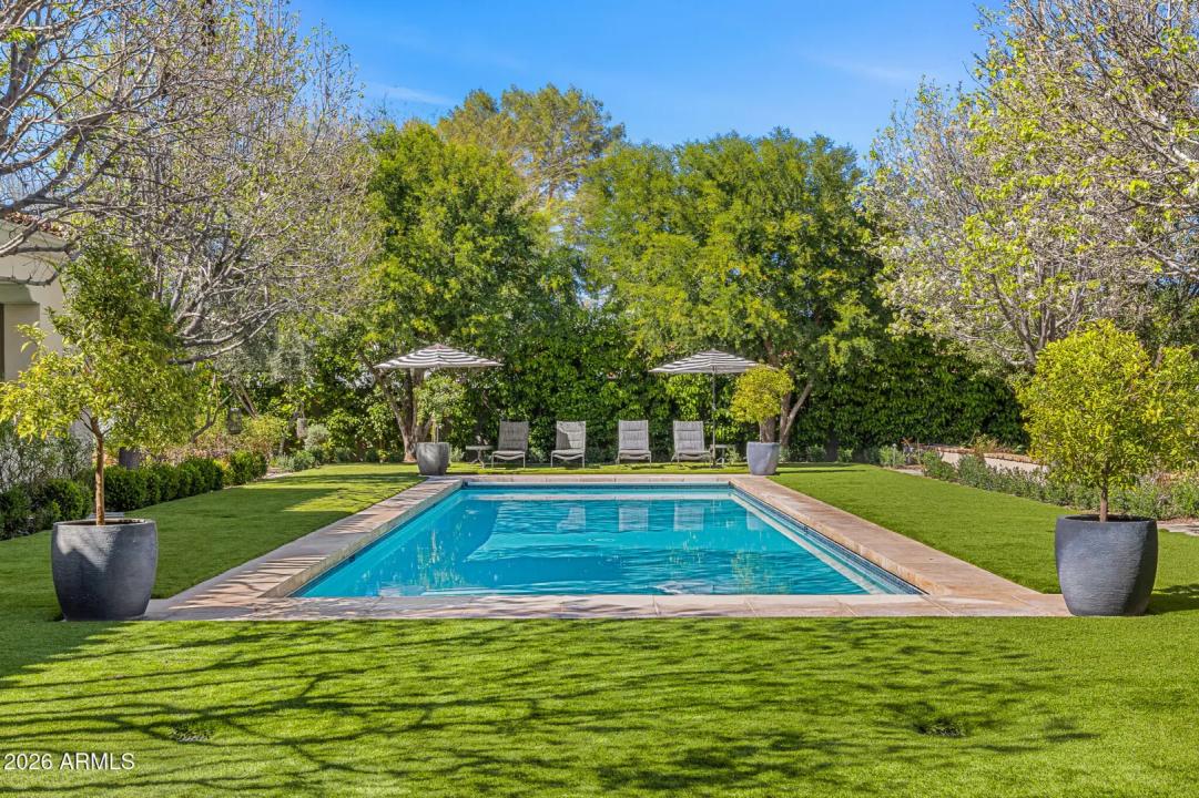 Real Estate Picture 22