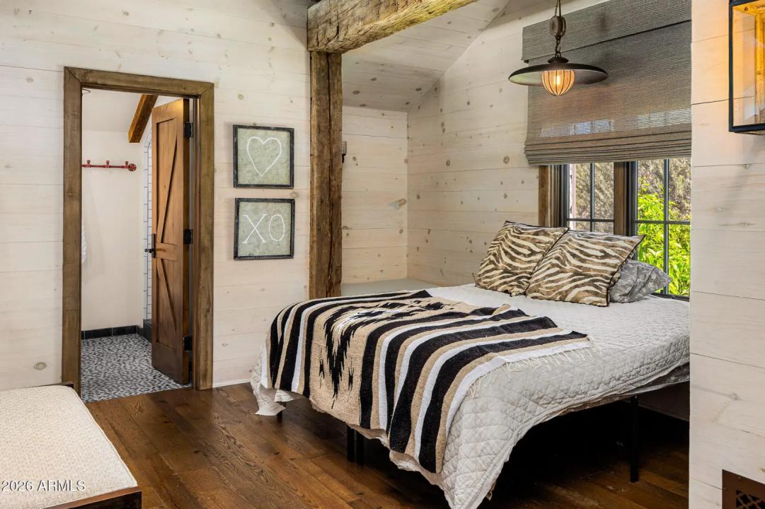 Real Estate Picture 33