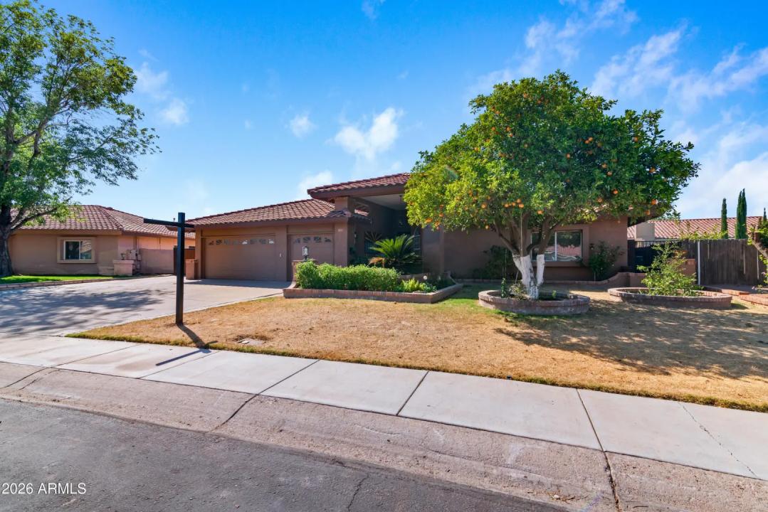 Real Estate Picture 3