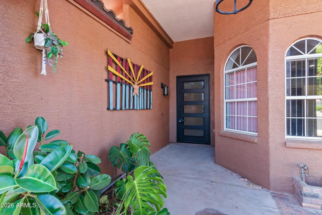 Real Estate Picture 5