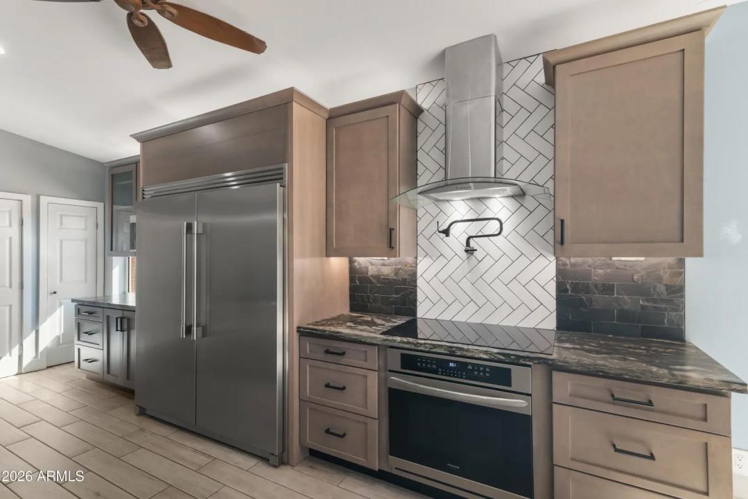Real Estate Picture 16
