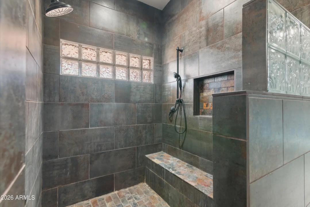 Real Estate Picture 25