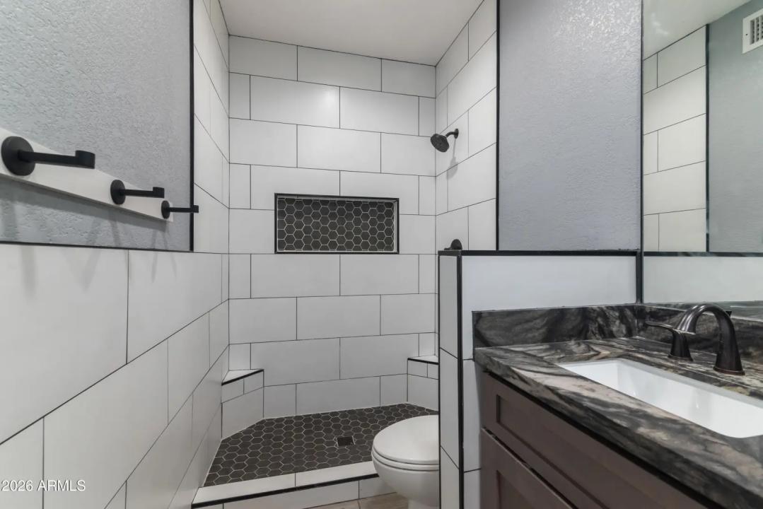 Real Estate Picture 30