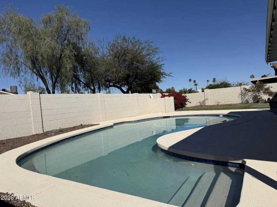 Real Estate Picture 16