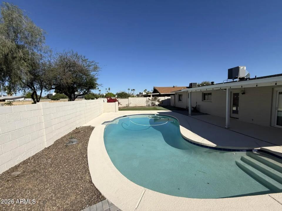 Real Estate Picture 17