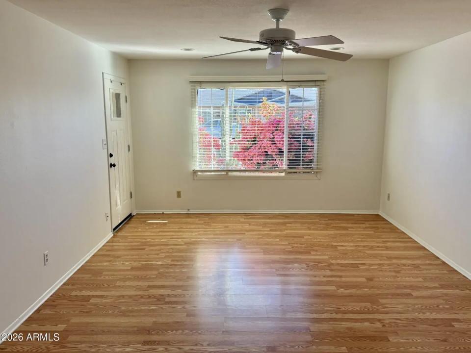 Real Estate Picture 7