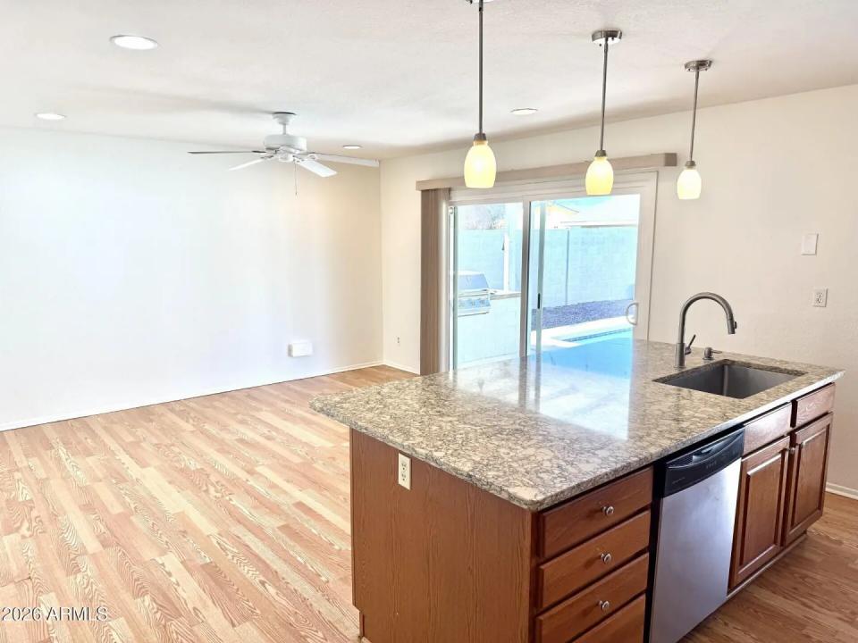 Real Estate Picture 6