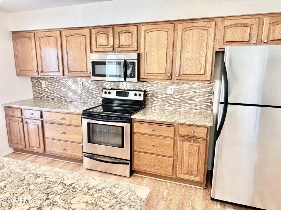 Real Estate Picture 3