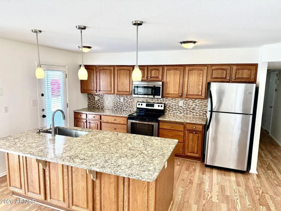 Real Estate Picture 5