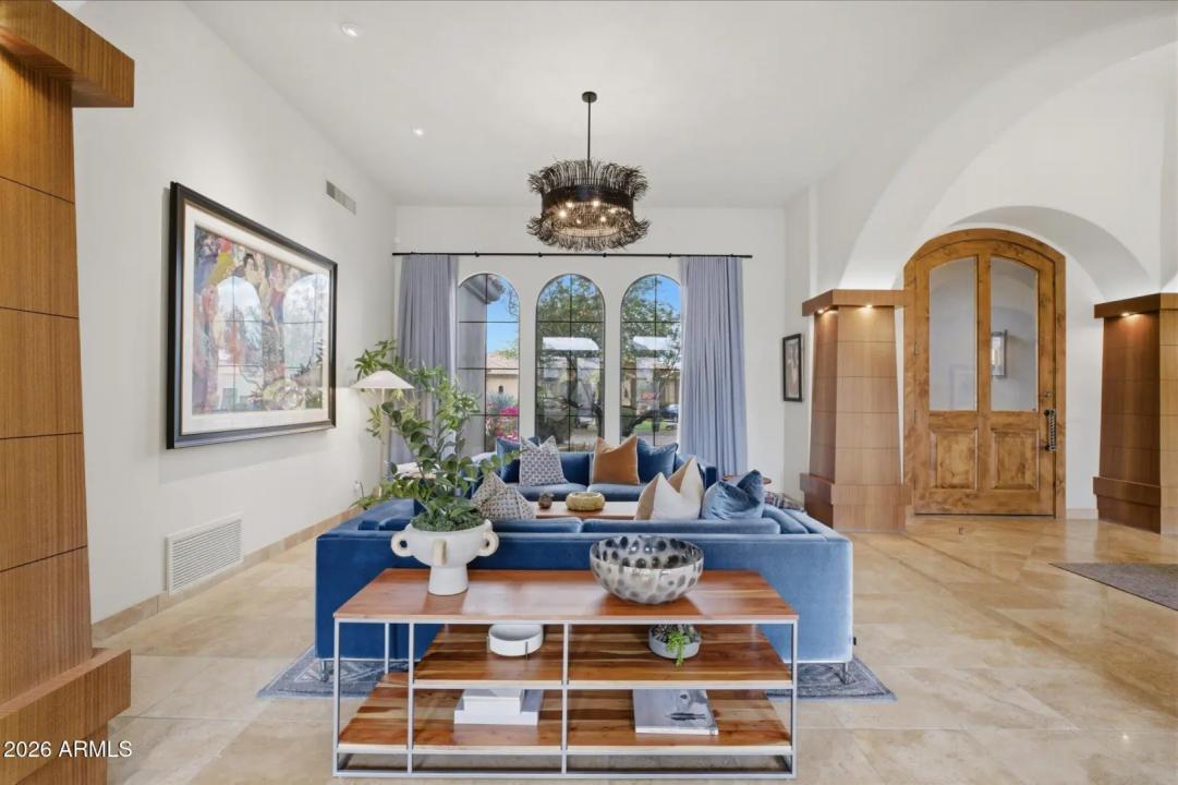 Real Estate Picture 6